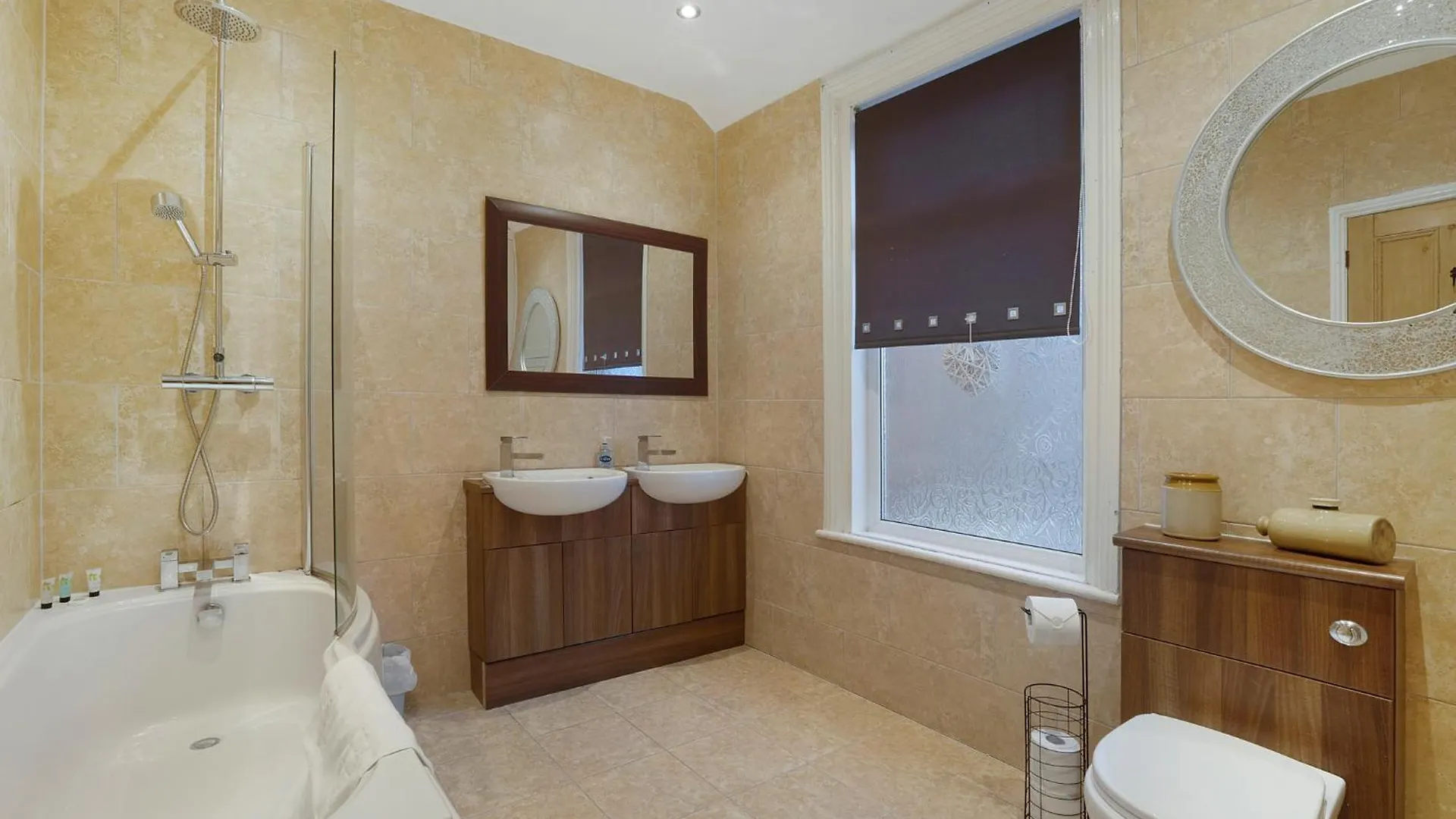 New! 5Br In Queen Street Redcar