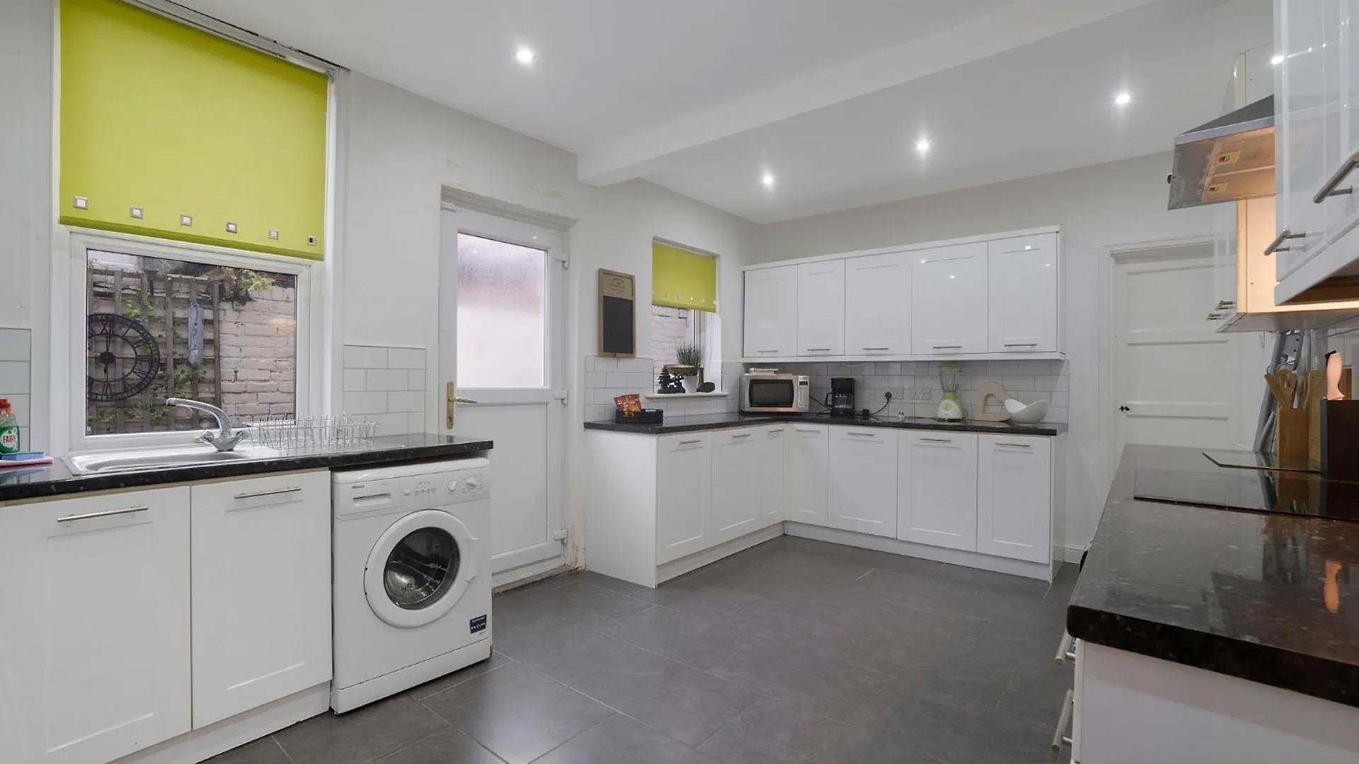 New! 5Br In Queen Street Redcar